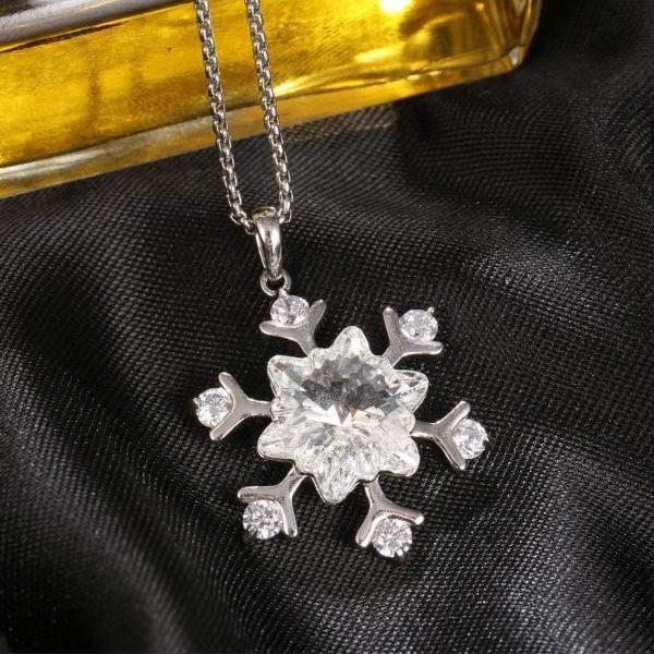 Snowflake Pendant Necklace Gift